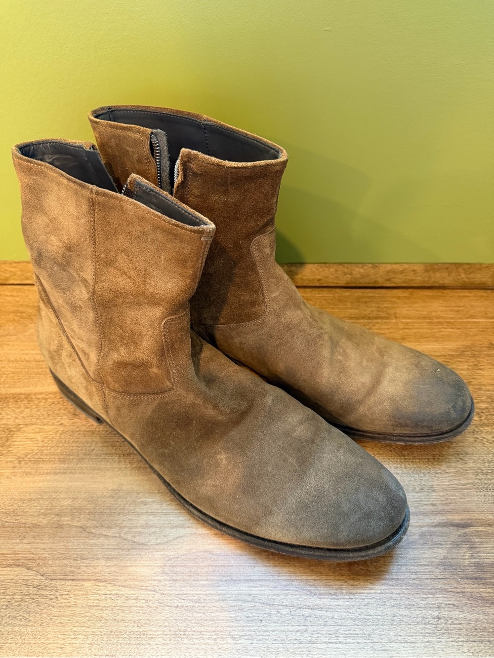 To Boot Suede Chukka Boots in Tan Brown